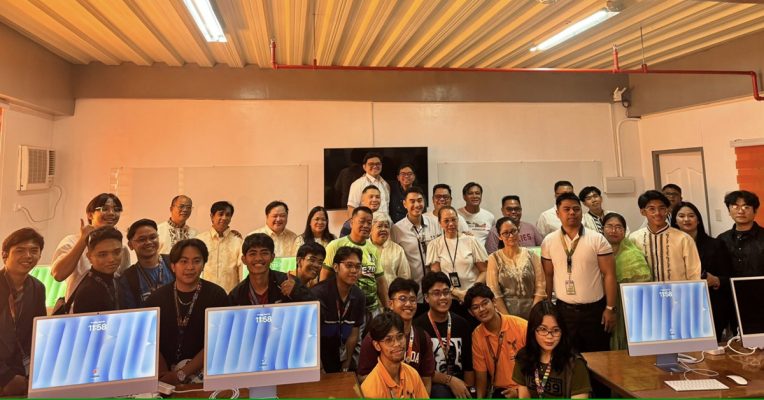 Gordon College Launches State-of-the-Art Mac Laboratory